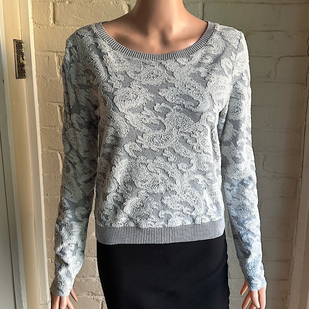 Anthropologie 9-H15 gray and white size small floral boho long sleeve top